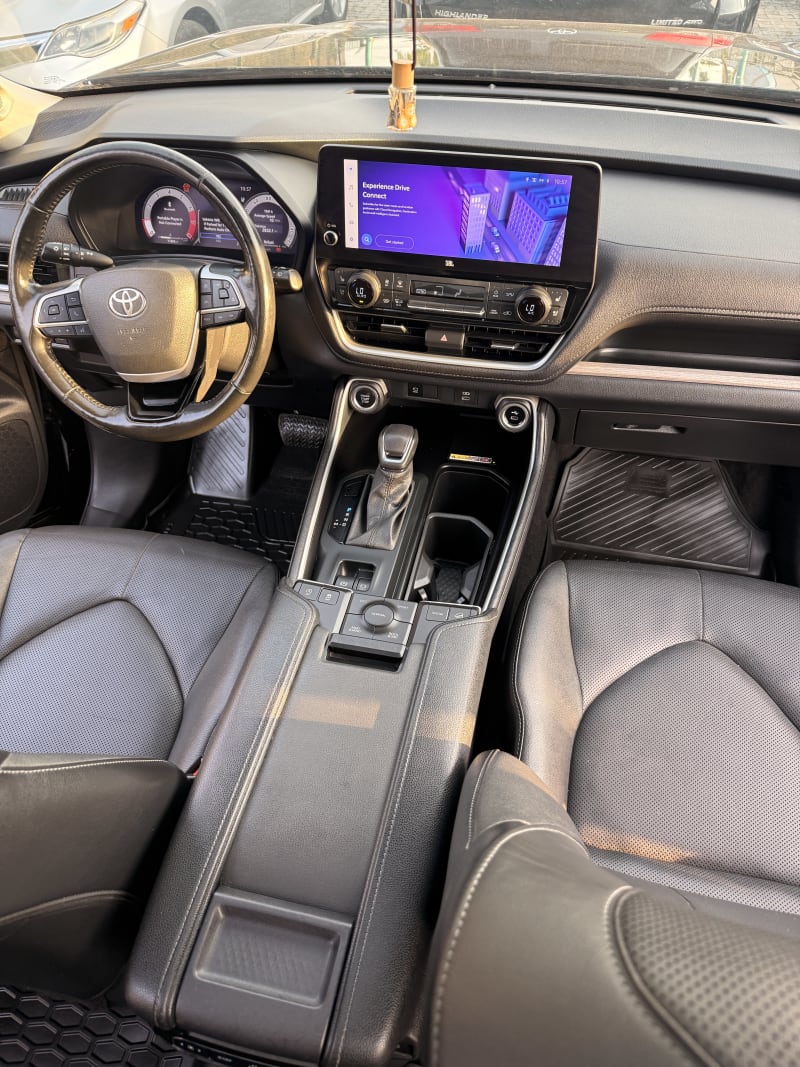 TOYOTA Grand Highlander Limited Eti Osa