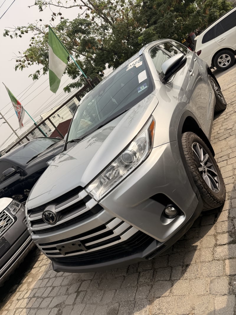 TOYOTA Highlander Limited Eti Osa