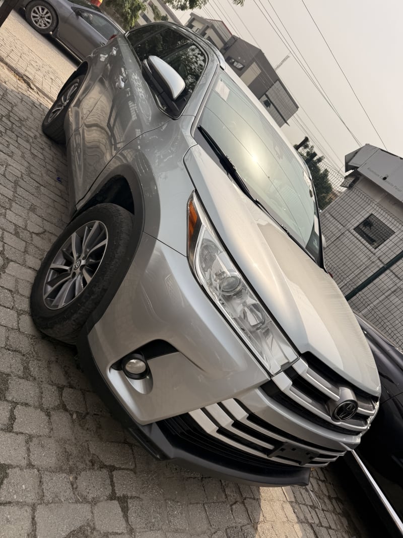 TOYOTA Highlander Limited Eti Osa