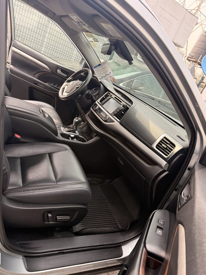 TOYOTA Highlander Limited Eti Osa