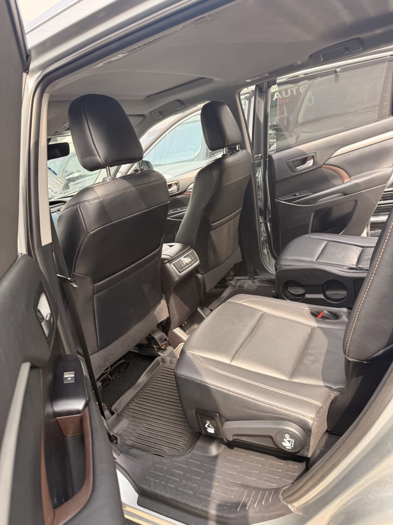 TOYOTA Highlander Limited Eti Osa