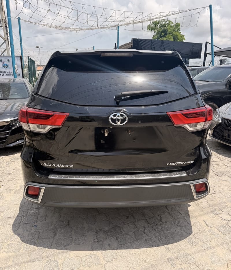 TOYOTA Highlander Limited Eti Osa