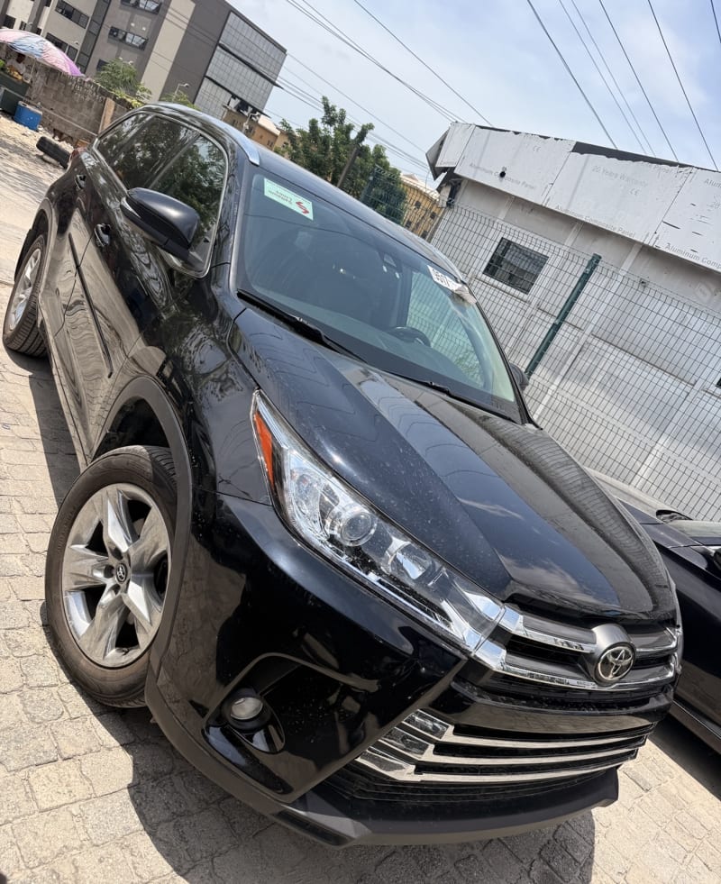 TOYOTA Highlander Limited Eti Osa