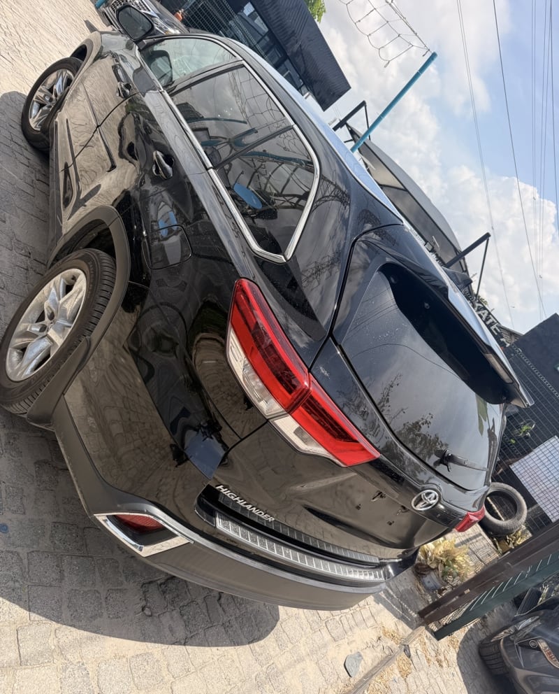 TOYOTA Highlander Limited Eti Osa