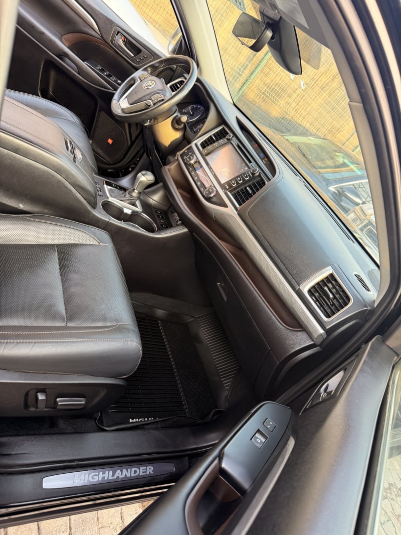 TOYOTA Highlander Limited Eti Osa
