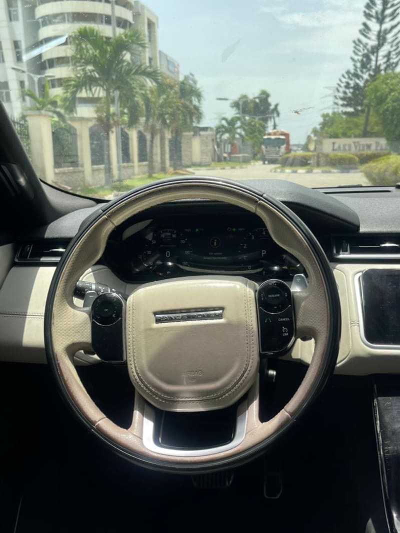 LAND ROVER L-R Range Rover Velar Range Rover Velar 2.0 184kW P250 HSE AWD AT Eti Osa