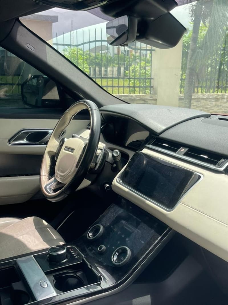 LAND ROVER L-R Range Rover Velar Range Rover Velar 2.0 184kW P250 HSE AWD AT Eti Osa