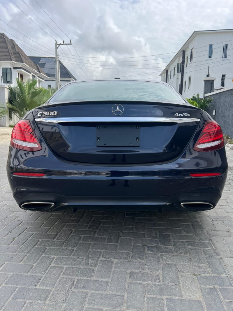 MERCEDES-BENZ MERCEDES-BENZ E-Class E300 Eti Osa