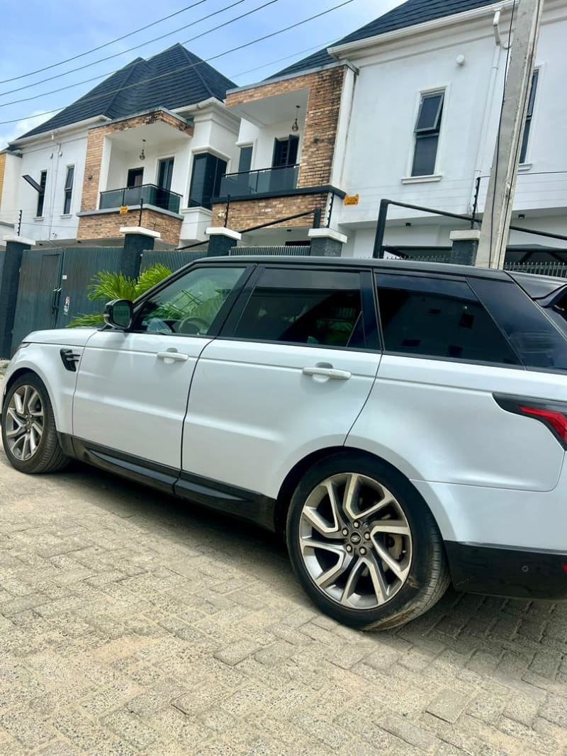 LAND ROVER L-R Range Rover Sport Range Rover Sport 3.0 250kW HSE 4x4 MY18 AT Eti Osa