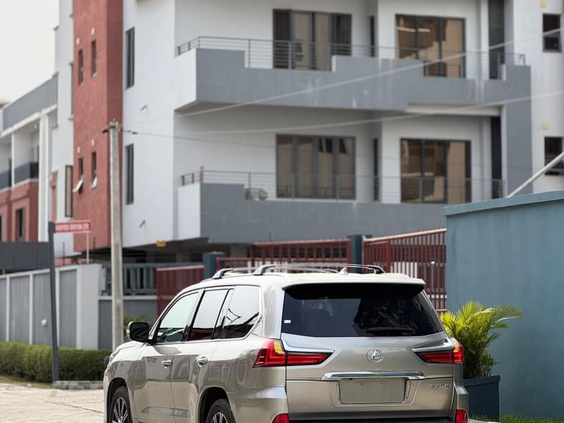 LEXUS LX 570 4WD AT Eti Osa