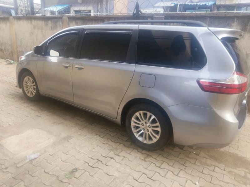 TOYOTA TOYOTA Sienna XLE Oshodi-Isolo