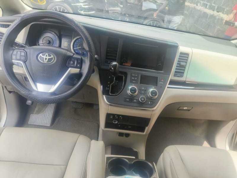 TOYOTA TOYOTA Sienna XLE Oshodi-Isolo