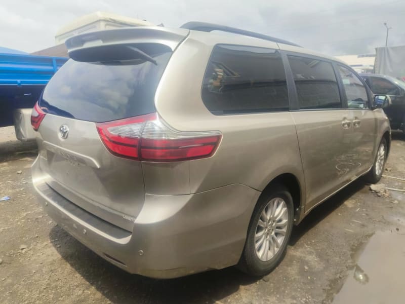 TOYOTA TOYOTA Sienna XLE Oshodi-Isolo