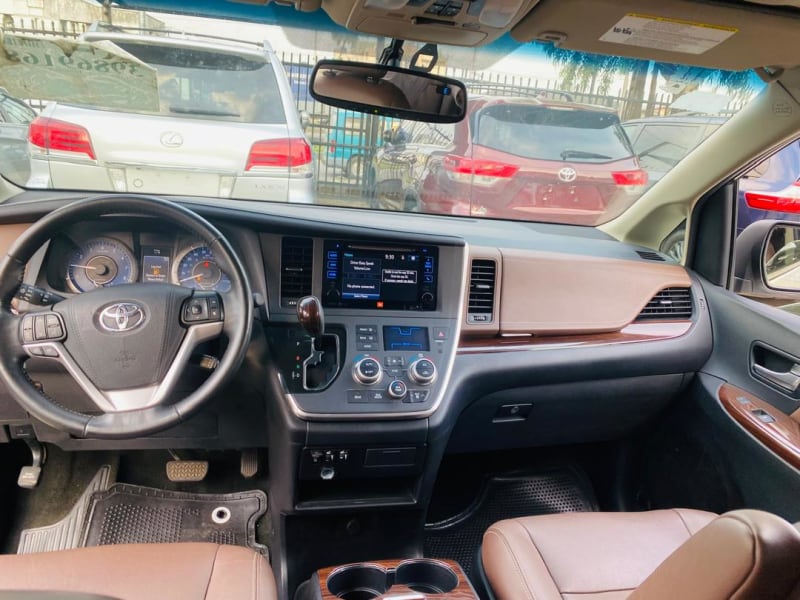 TOYOTA TOYOTA Sienna Limited Oshodi-Isolo