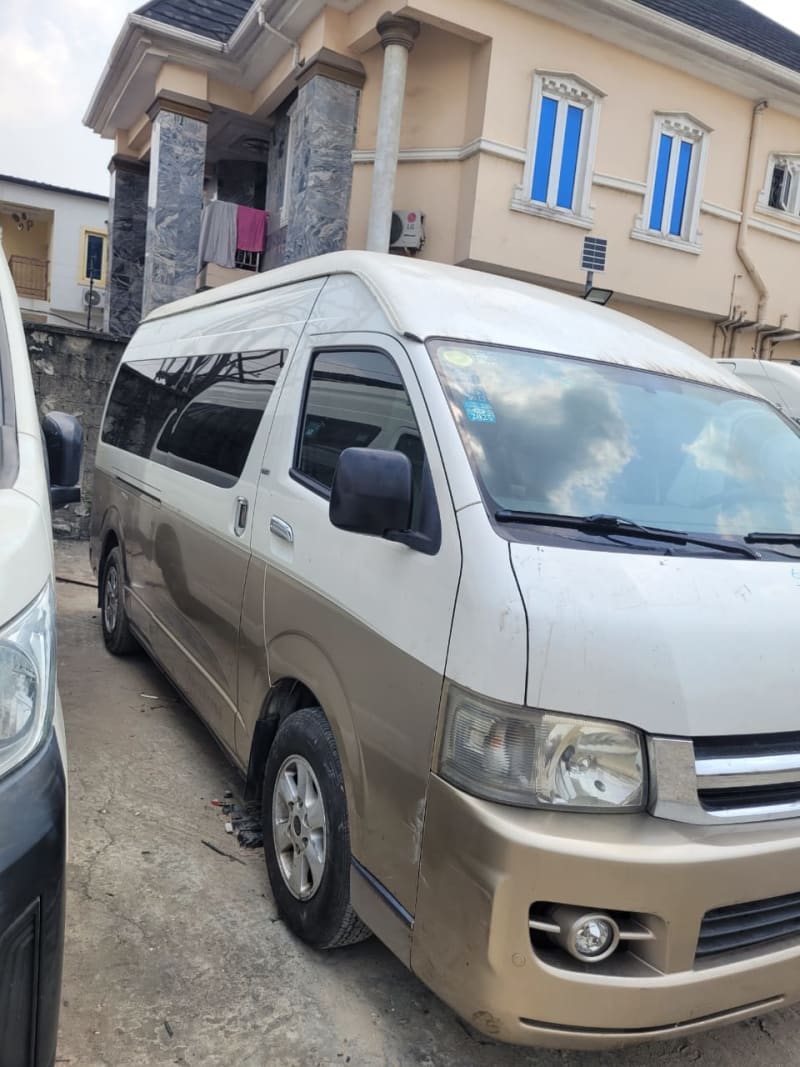 TOYOTA TOYOTA Hi-Ace Hi-Ace 2.2 Super 16 Minibus Oshodi-Isolo