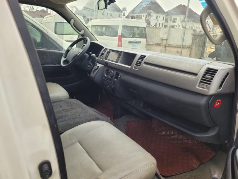 TOYOTA TOYOTA Hi-Ace Hi-Ace 2.2 Super 16 Minibus Oshodi-Isolo