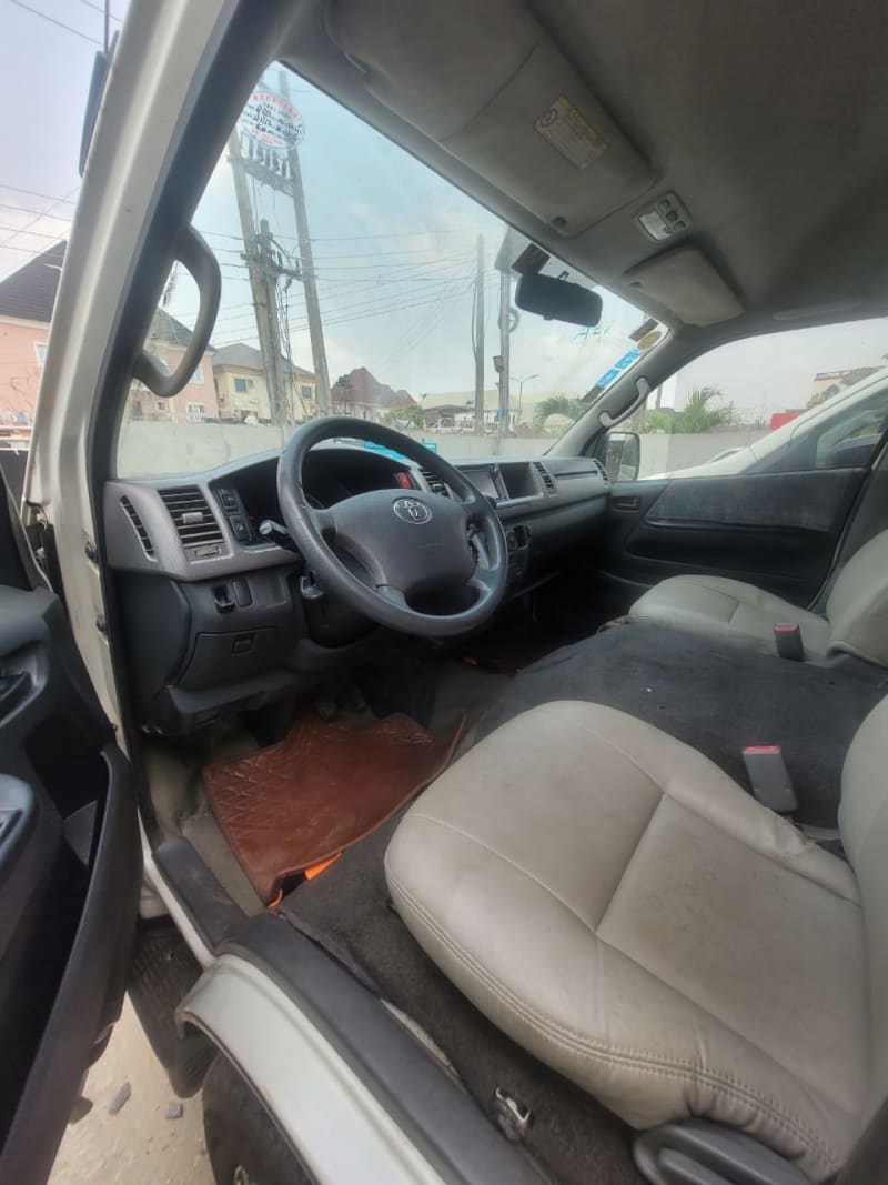 TOYOTA TOYOTA Hi-Ace Hi-Ace 2.2 Super 16 Minibus Oshodi-Isolo
