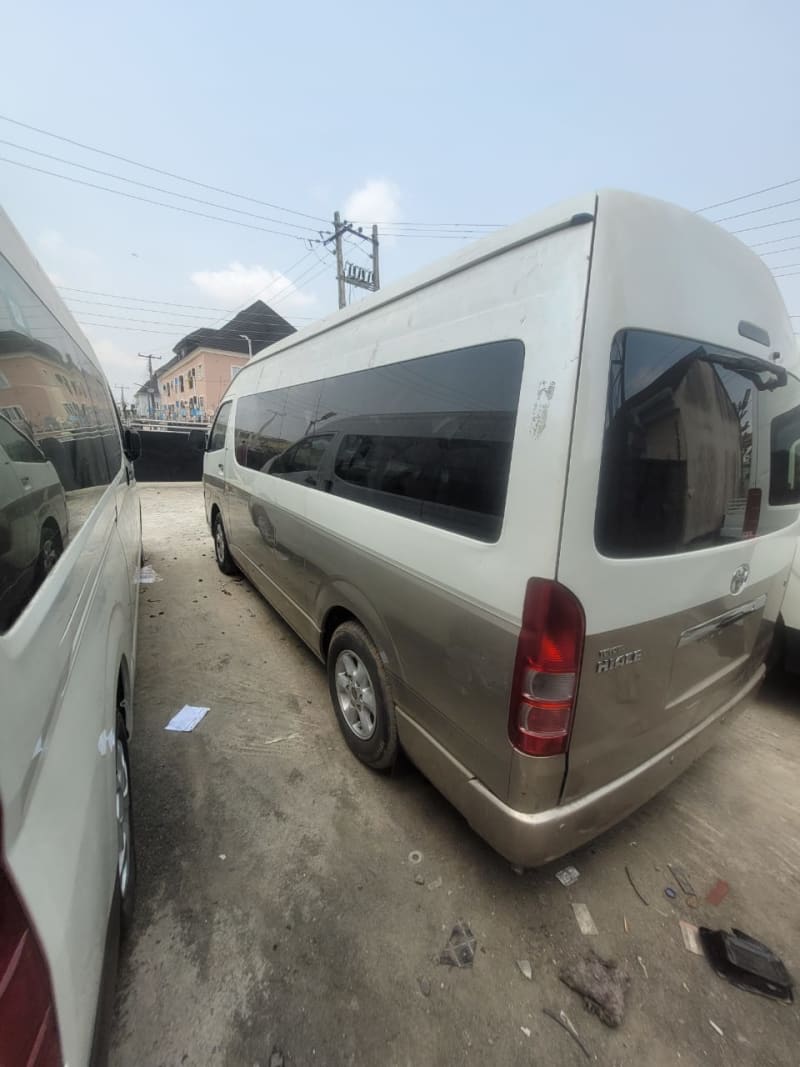 TOYOTA TOYOTA Hi-Ace Hi-Ace 2.2 Super 16 Minibus Oshodi-Isolo