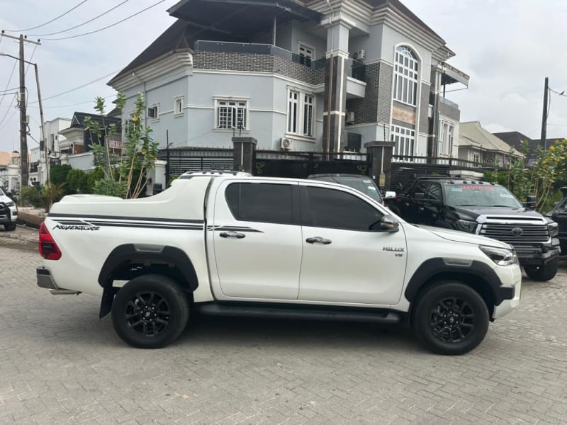 TOYOTA TOYOTA Hilux Hilux Adventure Lagos Island