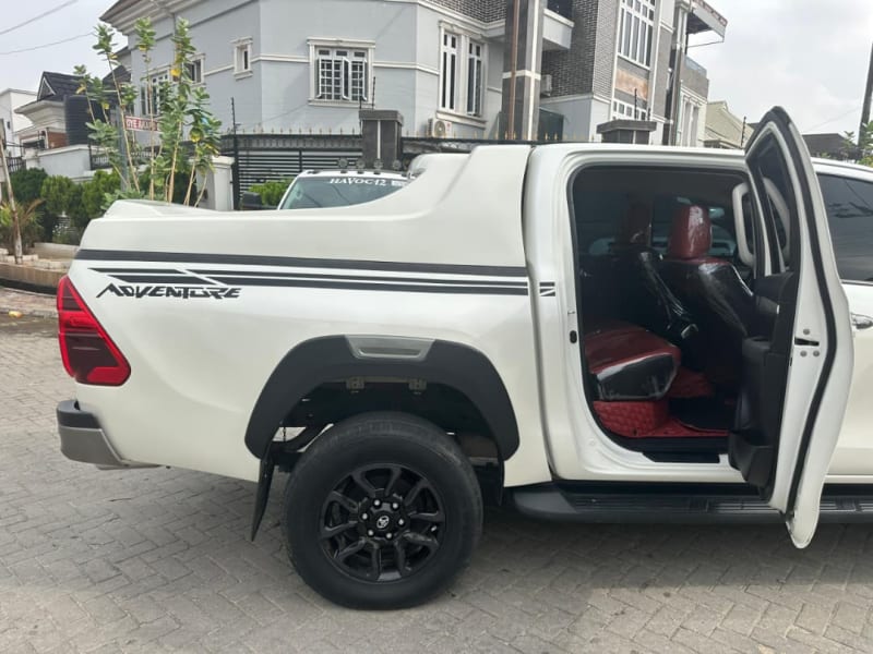 TOYOTA TOYOTA Hilux Hilux Adventure Lagos Island