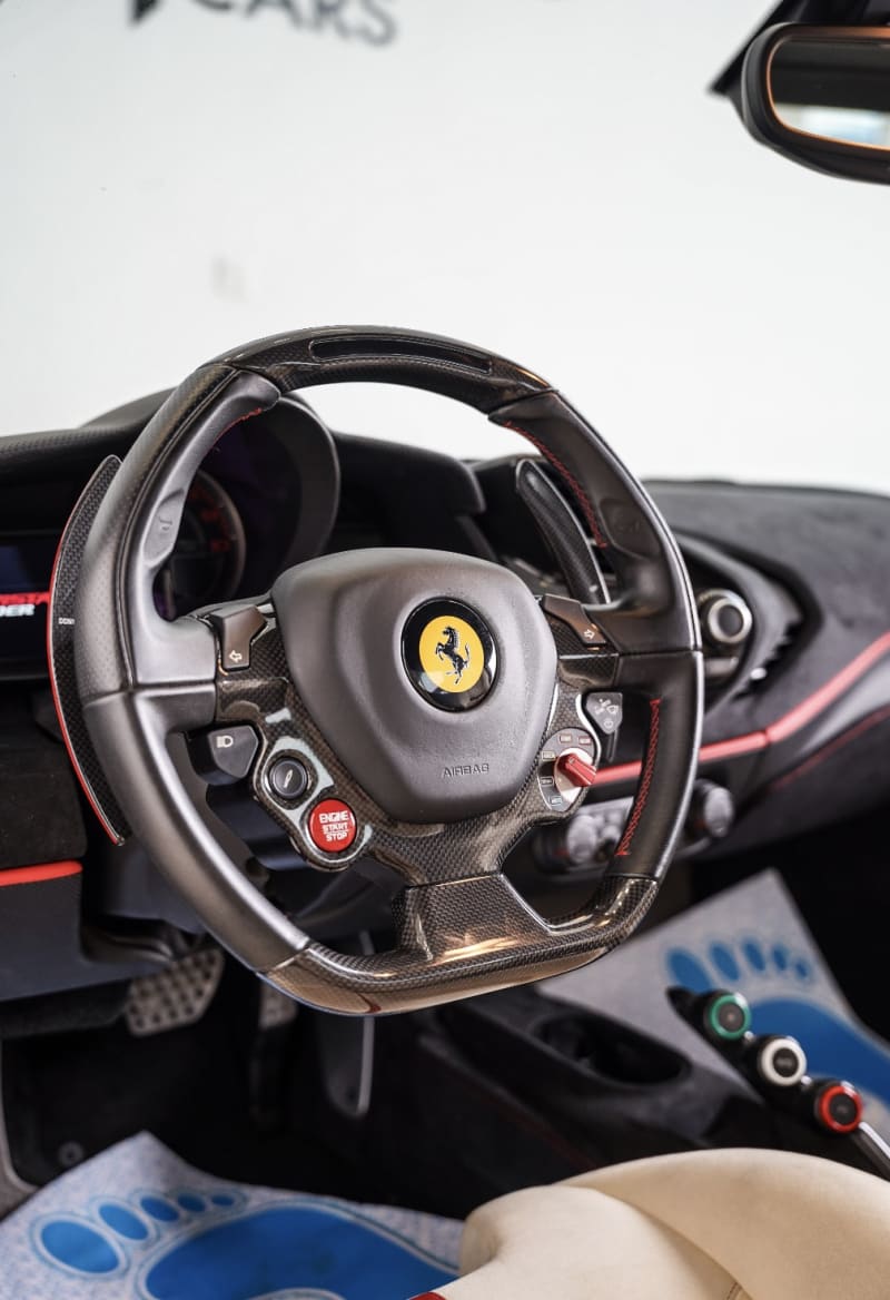 FERRARI FERRARI 488 Pista 488 Pista Spider AT Eti Osa