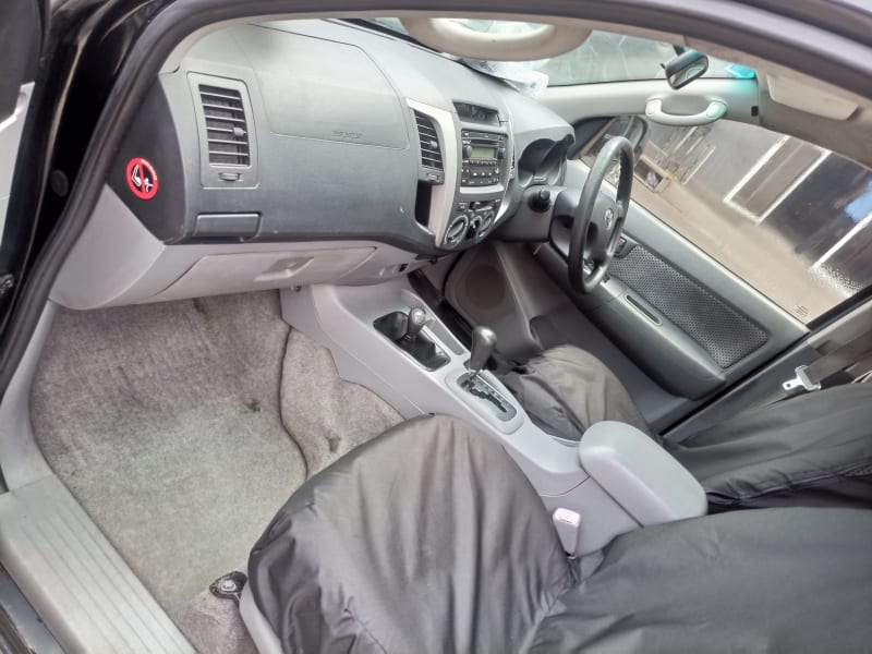 TOYOTA TOYOTA Hilux Hilux 3.0 D-4D 4x4 Dakar D-Cab Dsl PU MY13 Oshodi-Isolo