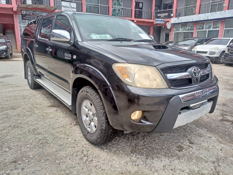 TOYOTA TOYOTA Hilux Hilux 3.0 D-4D 4x4 Dakar D-Cab Dsl PU MY13 Oshodi-Isolo