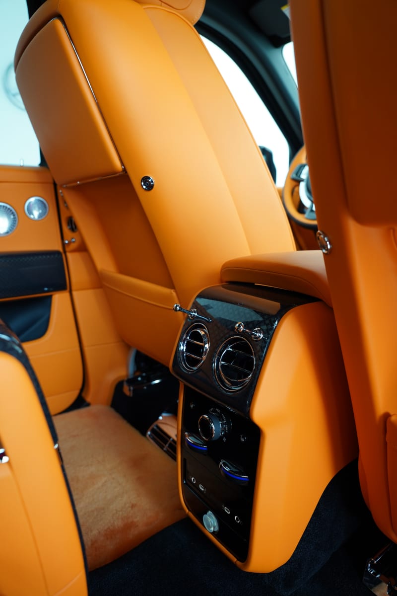ROLLS-ROYCE RR Cullinan Cullinan 6.8T Black Badge V12 AWD AT Eti Osa