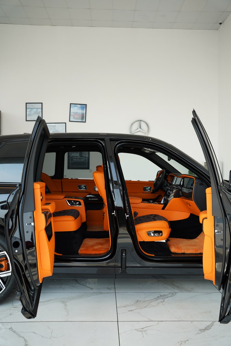 ROLLS-ROYCE RR Cullinan Cullinan 6.8T Black Badge V12 AWD AT Eti Osa