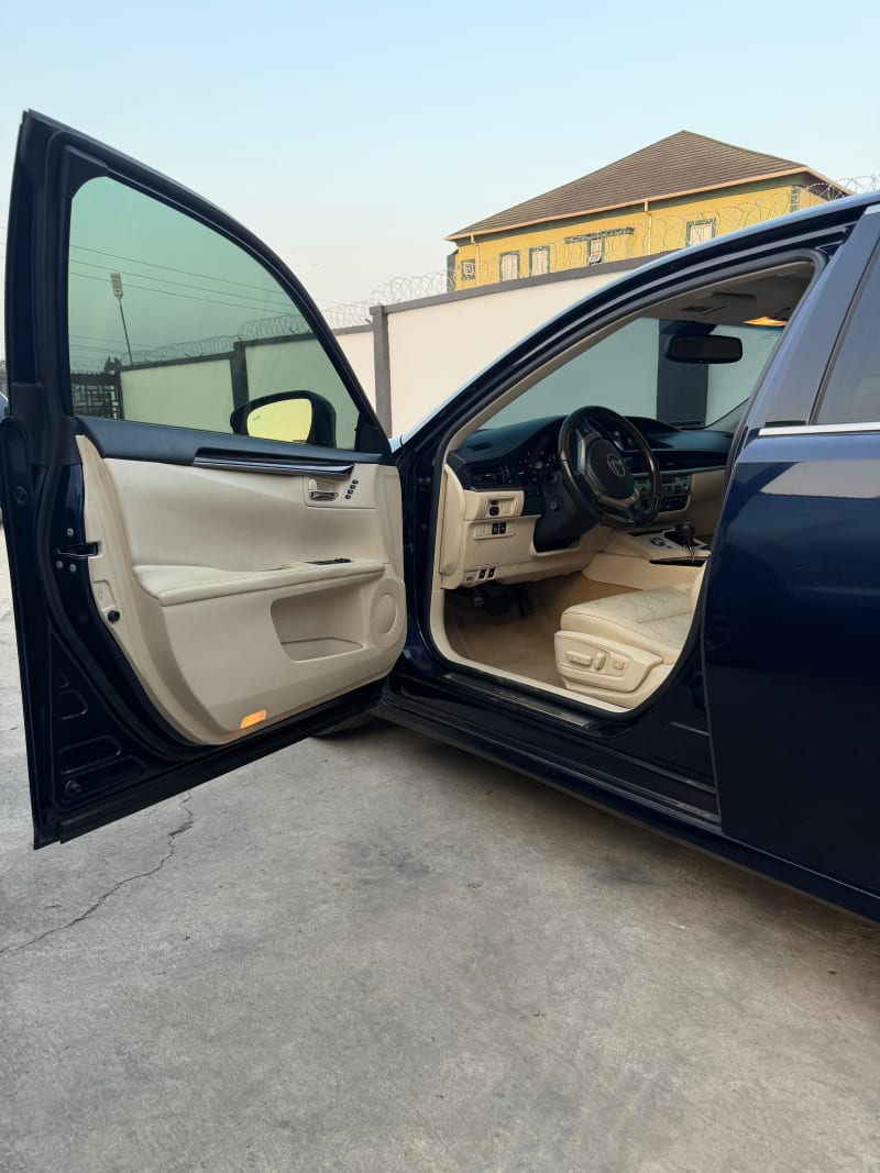 LEXUS LEXUS ES 350 Luxury Ibadan North-East