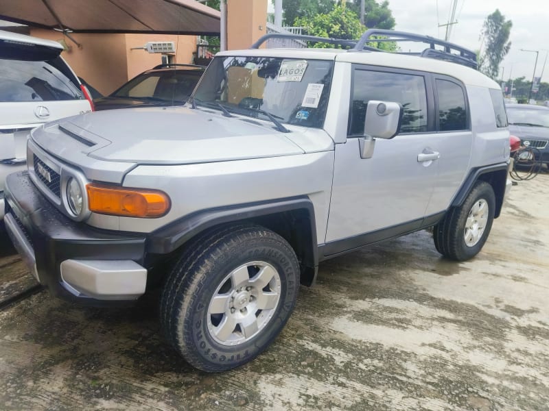 TOYOTA TOYOTA FJ Cruiser FJ Cruiser 4.0 4x4 Desert Cruiser AT Oshodi-Isolo