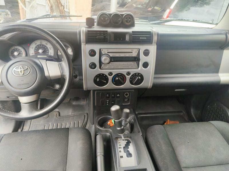 TOYOTA TOYOTA FJ Cruiser FJ Cruiser 4.0 4x4 Desert Cruiser AT Oshodi-Isolo