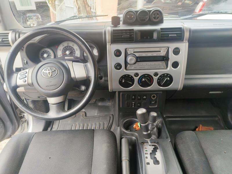 TOYOTA TOYOTA FJ Cruiser FJ Cruiser 4.0 4x4 Desert Cruiser AT Oshodi-Isolo