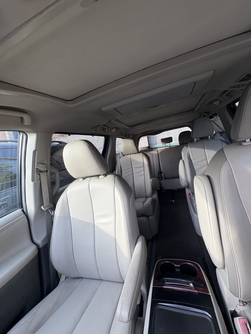 TOYOTA Sienna XLE Oshodi-Isolo