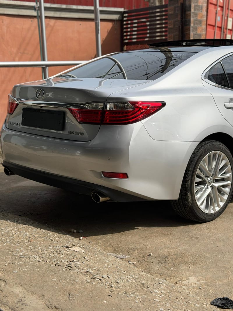 LEXUS ES 350 Base Ojo