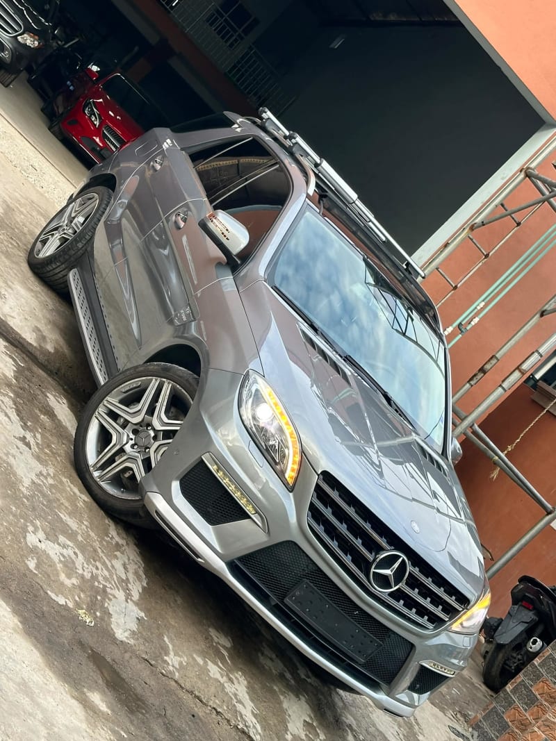 MERCEDES-BENZ M-Class ML 500 V8 4x4 7-sp G-Tronic Ojo