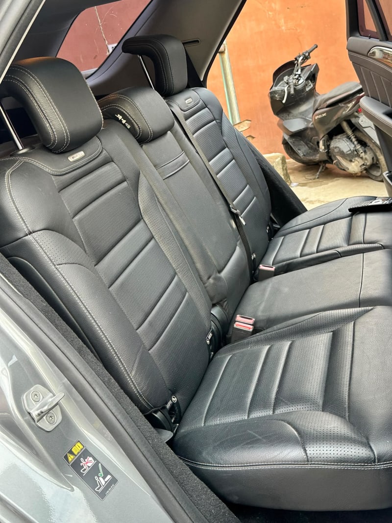 MERCEDES-BENZ M-Class ML 500 V8 4x4 7-sp G-Tronic Ojo