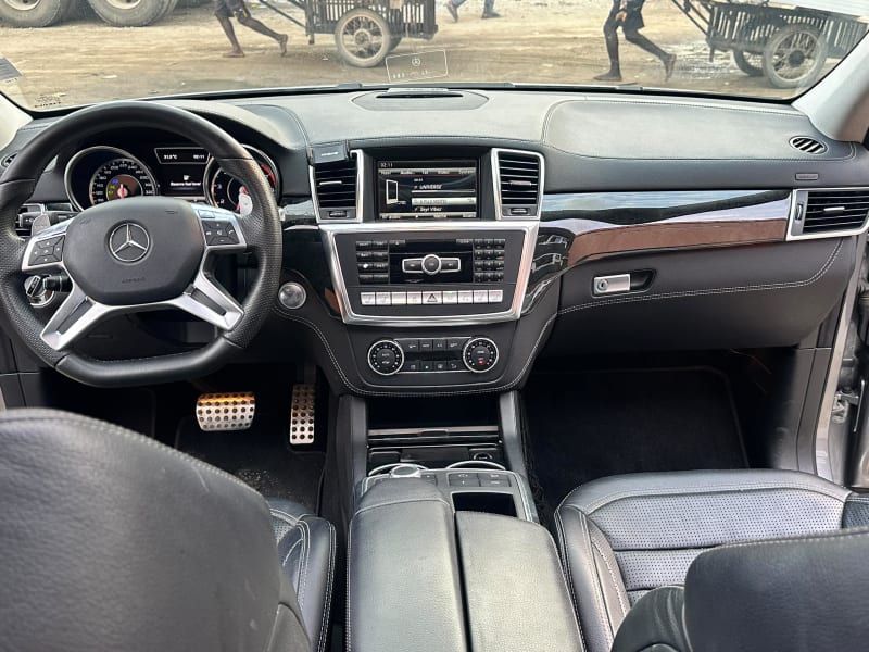 MERCEDES-BENZ M-Class ML 500 V8 4x4 7-sp G-Tronic Ojo