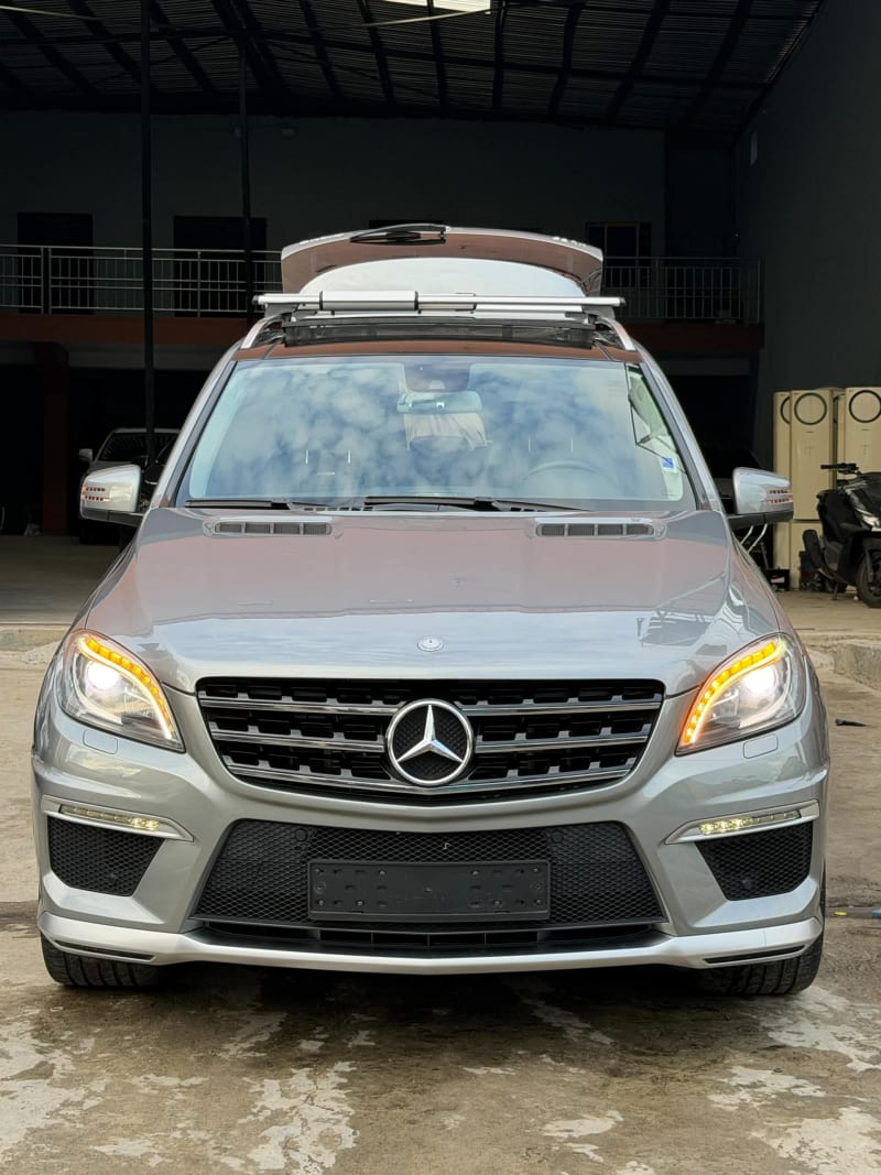 MERCEDES-BENZ M-Class ML 500 V8 4x4 7-sp G-Tronic Ojo