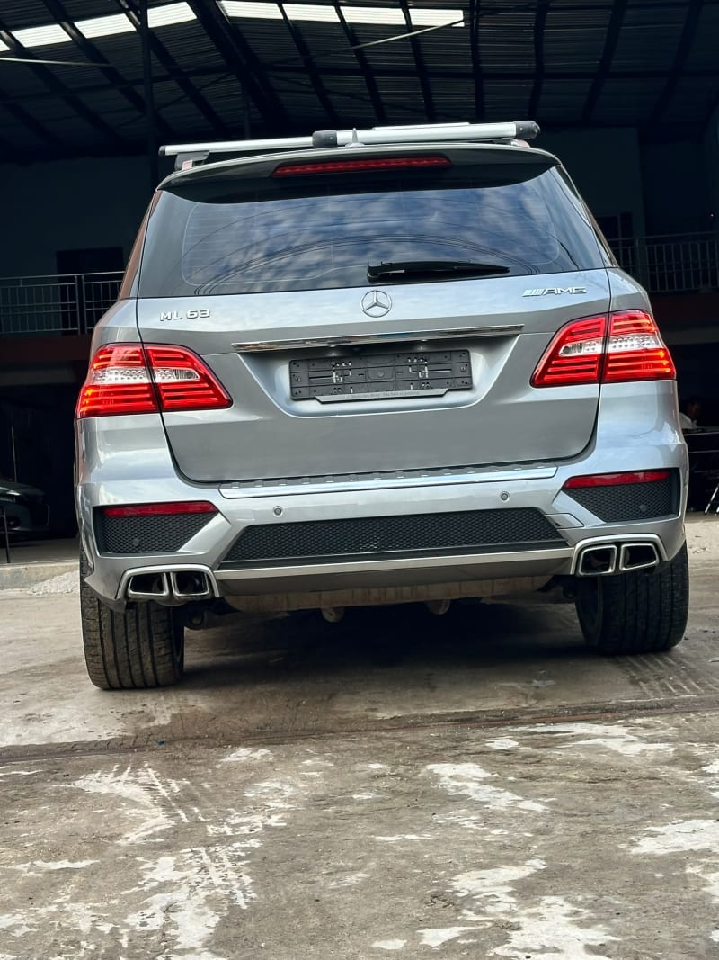 MERCEDES-BENZ M-Class ML 500 V8 4x4 7-sp G-Tronic Ojo