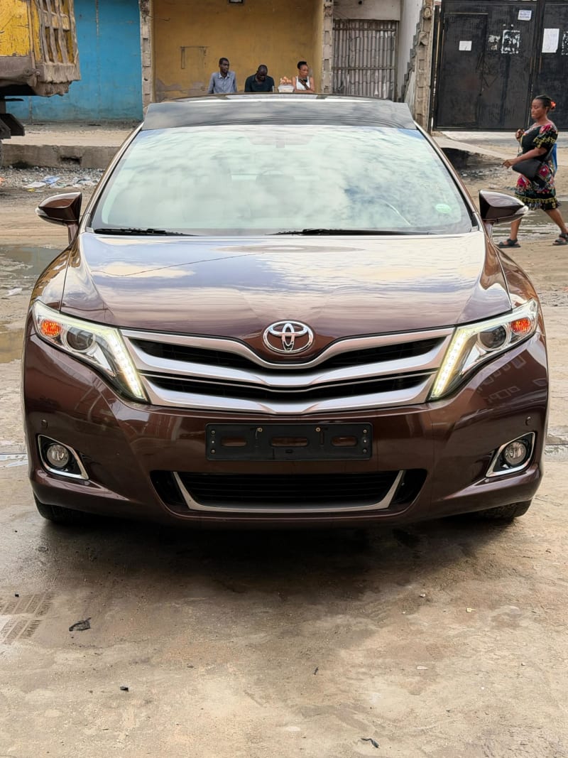 TOYOTA VENZA Limited Ojo