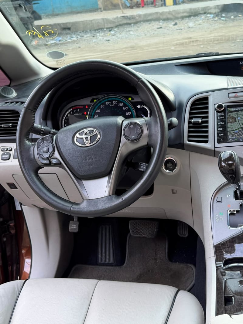 TOYOTA VENZA Limited Ojo