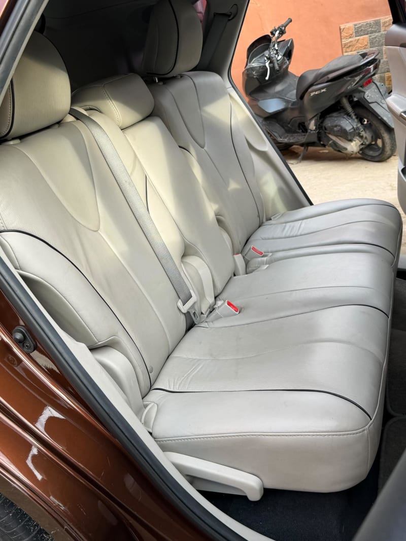 TOYOTA VENZA Limited Ojo