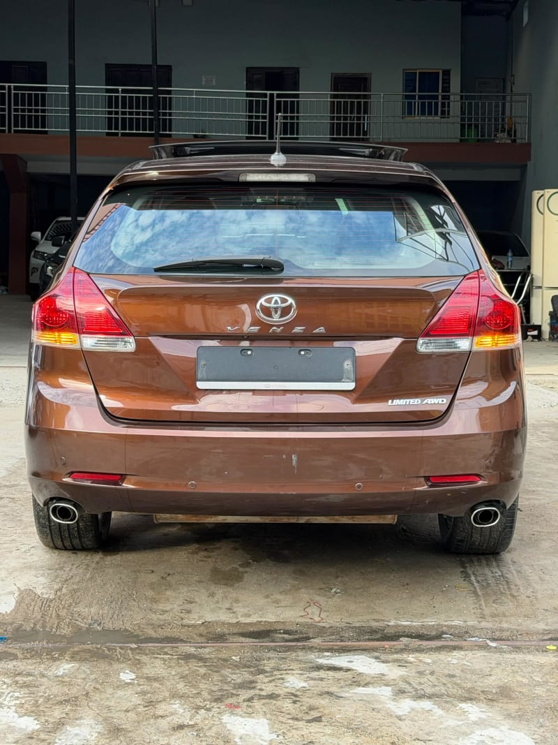 TOYOTA VENZA Limited Ojo