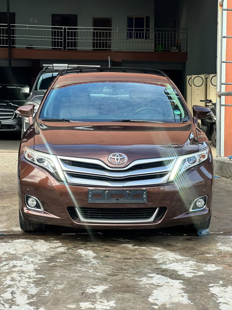 TOYOTA VENZA Limited Ojo