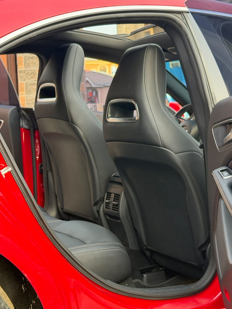 MERCEDES-BENZ CLA 250 AMG Exclusive 4MATIC 7G-DCT MY16 Ojo