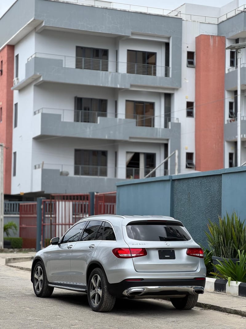 MERCEDES-BENZ GLC 300 4MATIC 9G-Tronic Lagos Island