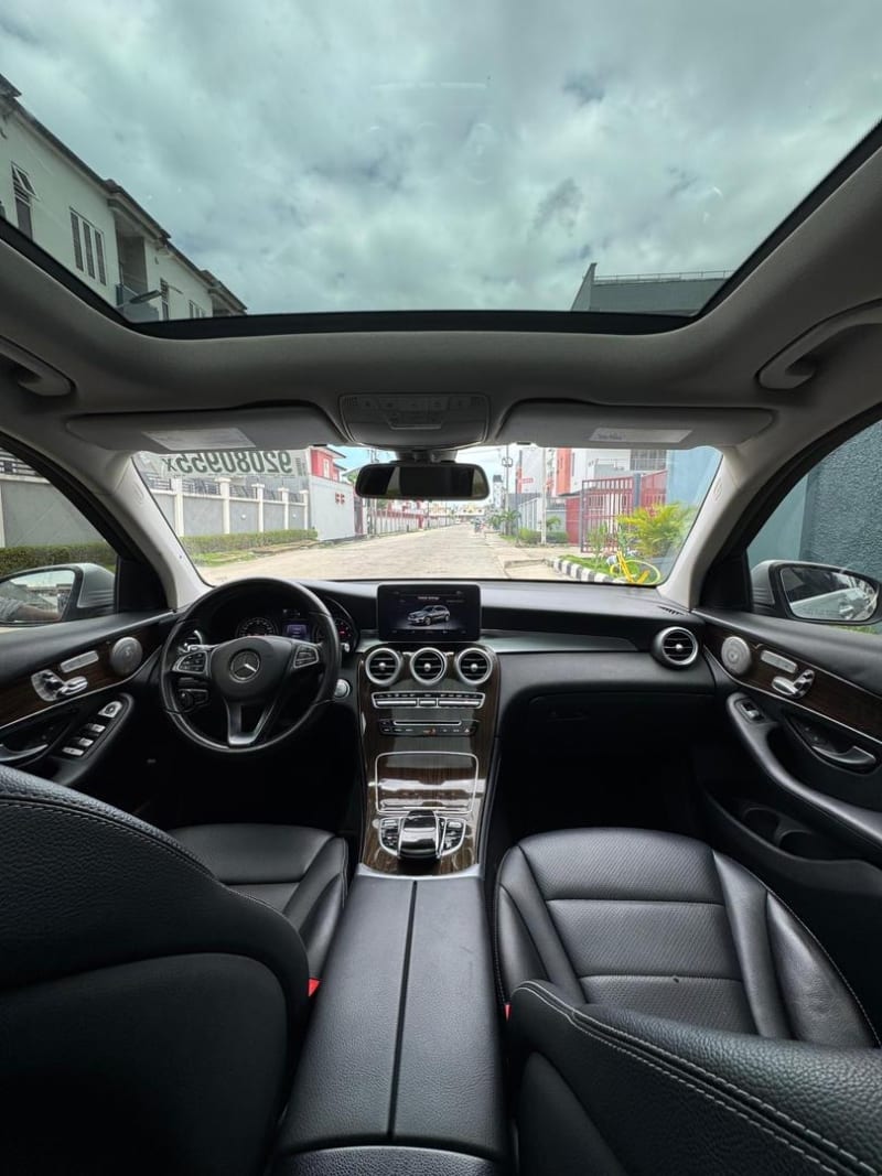 MERCEDES-BENZ GLC 300 4MATIC 9G-Tronic Lagos Island