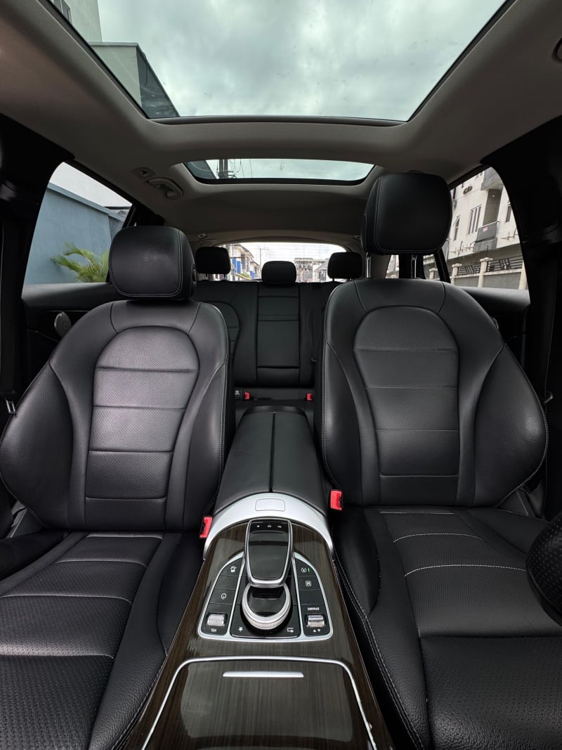 MERCEDES-BENZ GLC 300 4MATIC 9G-Tronic Lagos Island