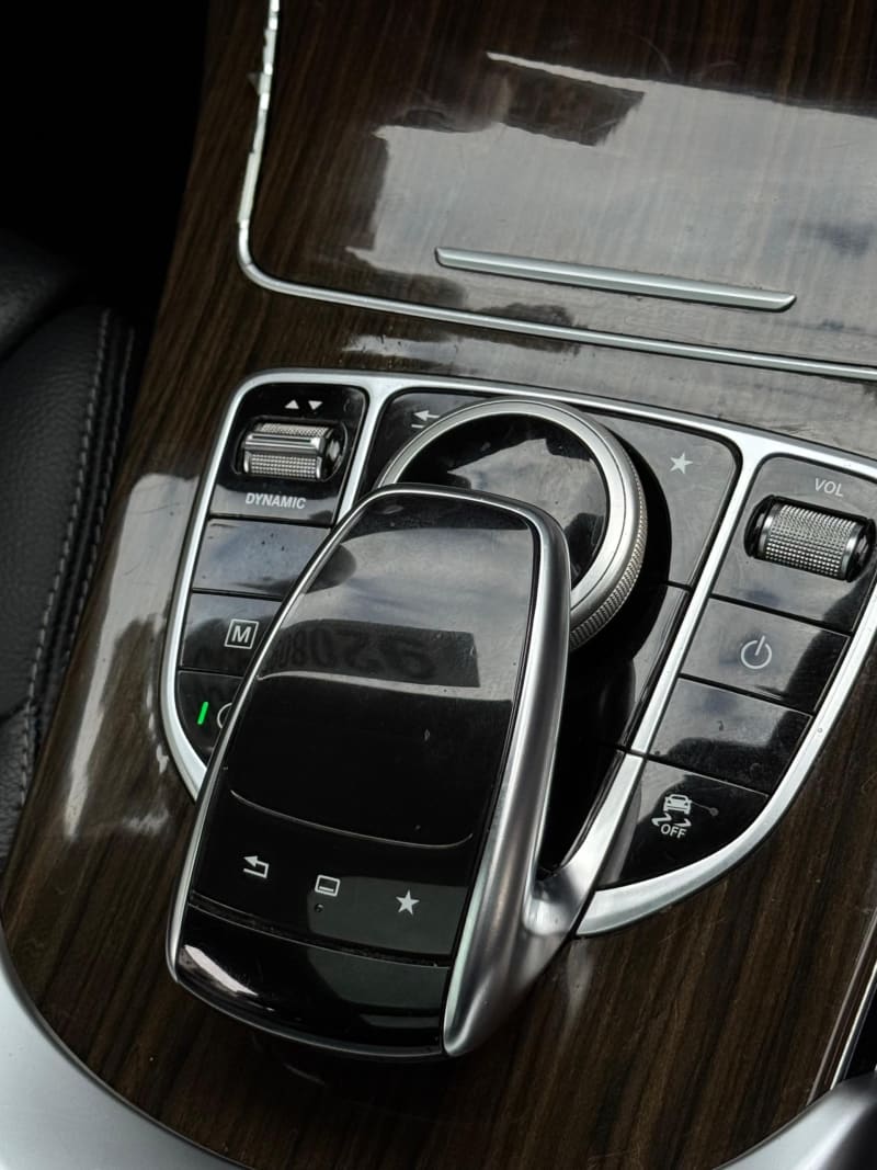 MERCEDES-BENZ GLC 300 4MATIC 9G-Tronic Lagos Island